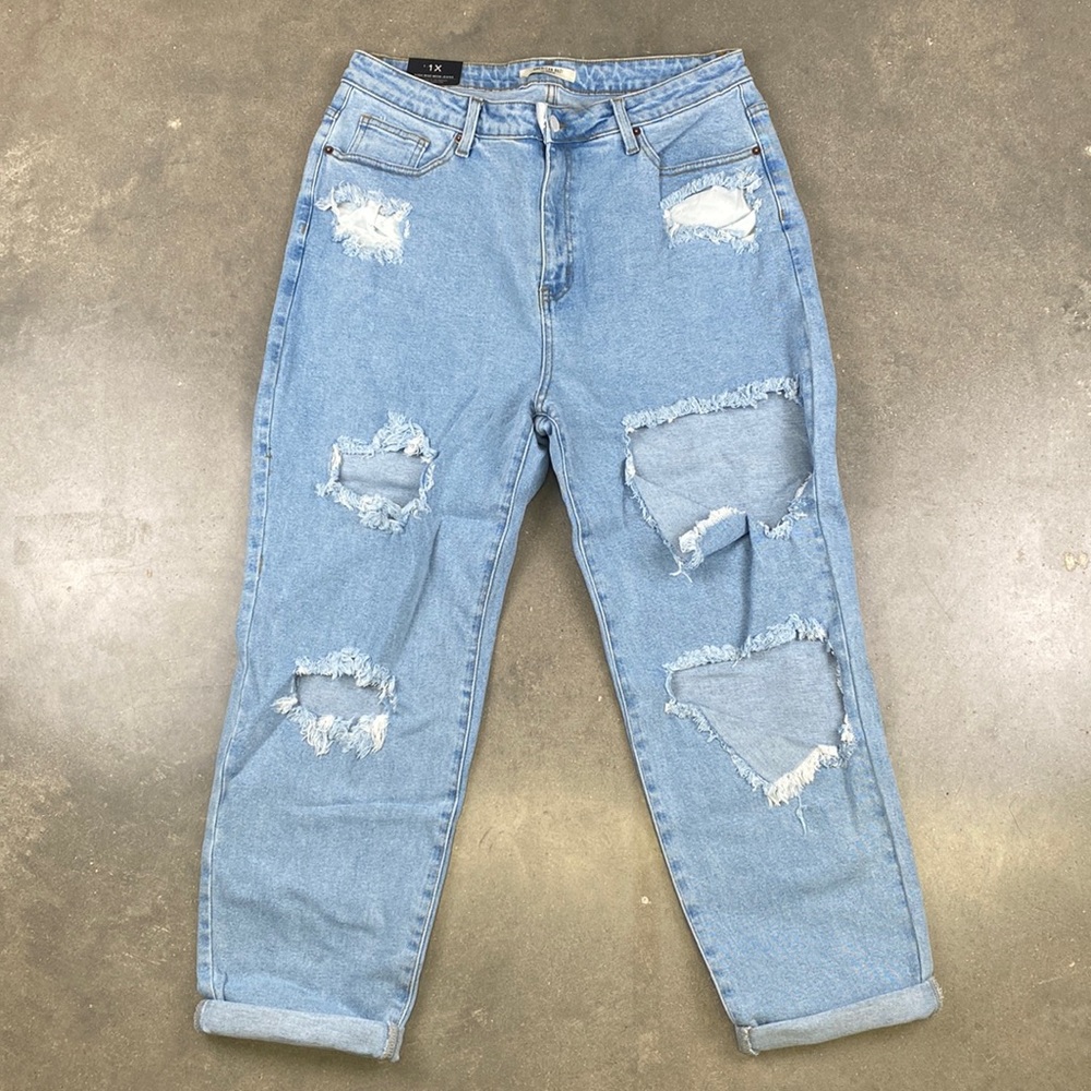 COPY - Blue high-rise mom plus size jeans